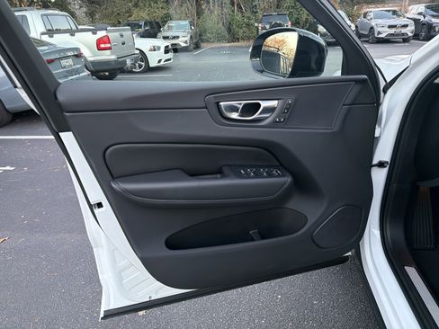 Certified 2025 Volvo XC60 B5 Plus image 14