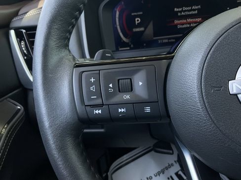 Used 2023 Nissan Rogue Platinum FWD image 30
