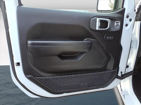 Used 2021 Jeep Gladiator Rubicon w/ LED Lighting Group image 26