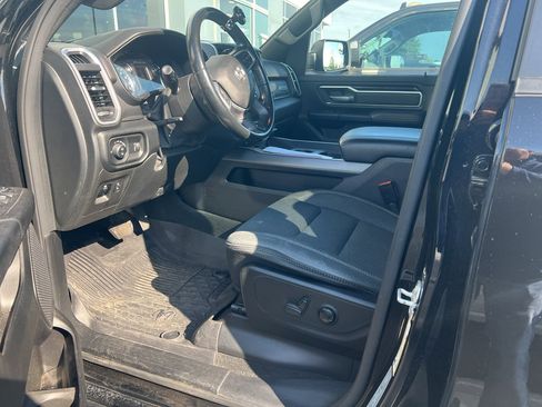 Used 2022 RAM 1500 Big Horn AWD/4WD image 3