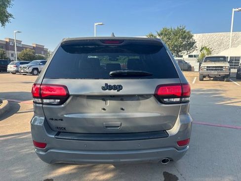 Used 2020 Jeep Grand Cherokee Altitude AWD/4WD image 6