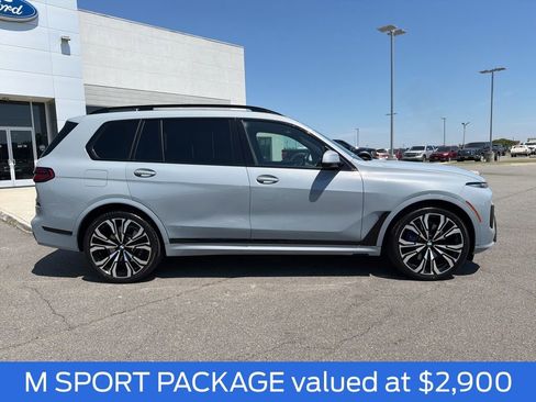 Used 2025 BMW X7 xDrive40i w/ M Sport Package AWD/4WD image 2