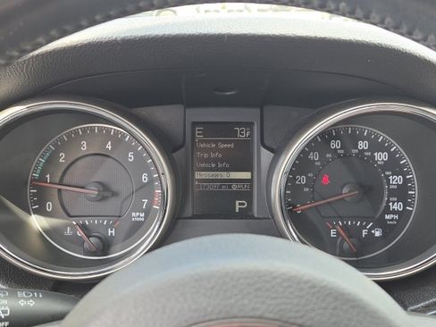 Used 2012 Jeep Grand Cherokee Laredo w/ Laredo E Group AWD/4WD image 16