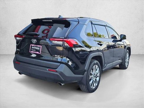 Used 2022 Toyota RAV4 XLE w/ Convenience Package AWD/4WD image 5