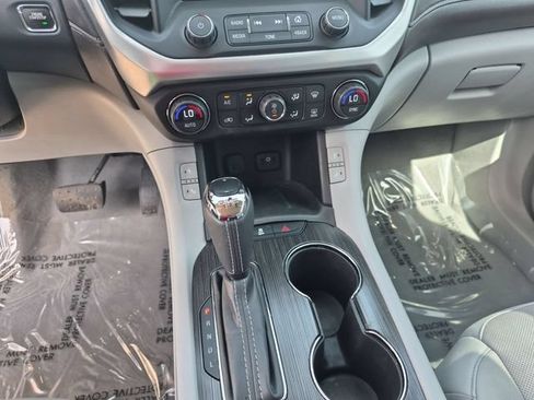 Used 2017 GMC Acadia SLT FWD image 22