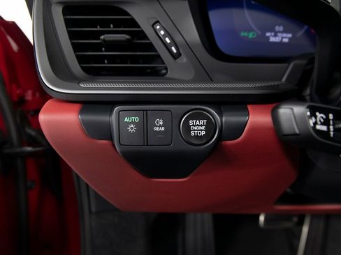 Certified 2025 Porsche 911 Carrera image 24