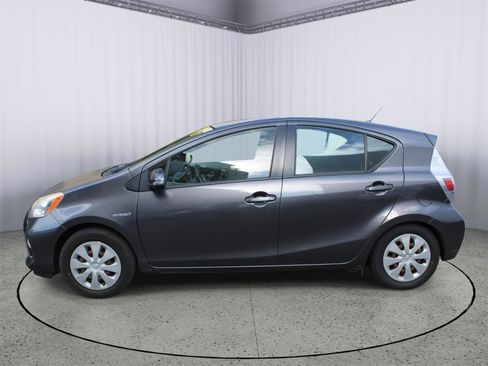 Used 2013 Toyota Prius C Two image 4