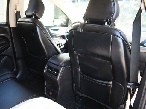 Used 2015 Ford Edge Titanium image 27