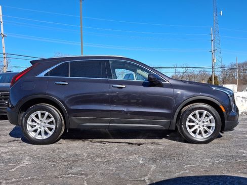 Used 2023 Cadillac XT4 Luxury w/ Cold Weather Package image 7