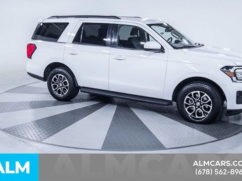 Used 2024 Ford Expedition XLT RWD image 13