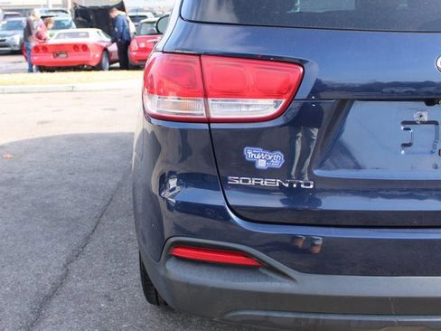 Used 2016 Kia Sorento LX image 43