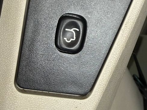 Used 2012 Dodge Grand Caravan Crew w/ Safety Sphere Group FWD image 23