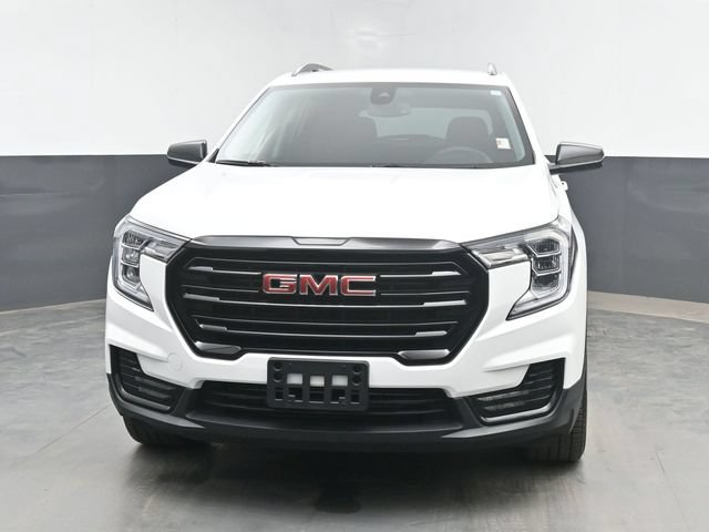 Used 2023 GMC Terrain SLE w/ Elevation Edition AWD/4WD image 3