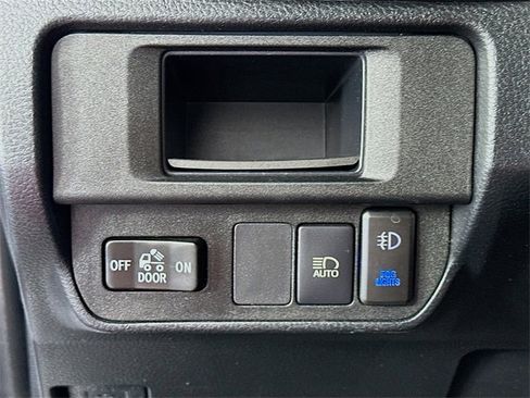 Used 2019 Toyota Tacoma SR w/ SR Convenience Package image 10