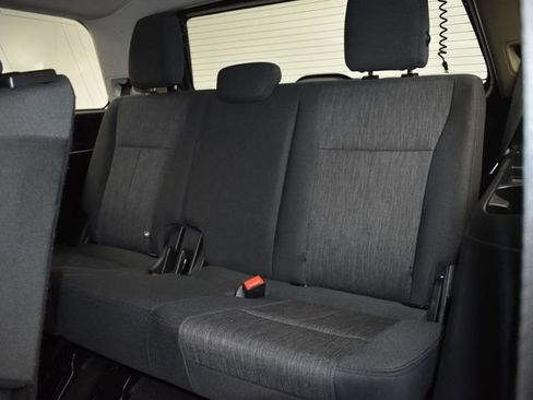 Used 2022 Ford Expedition XLT image 11