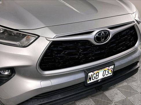 Used 2021 Toyota Highlander XLE image 30