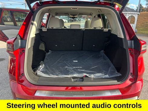 Certified 2025 Nissan Rogue SV image 23