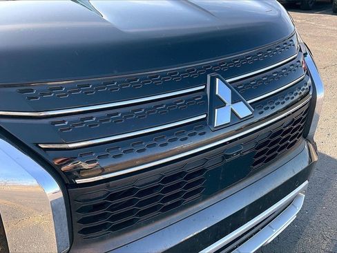 Used 2022 Mitsubishi Outlander SE image 34