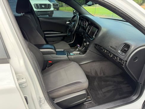 Used 2015 Dodge Charger SXT RWD image 14