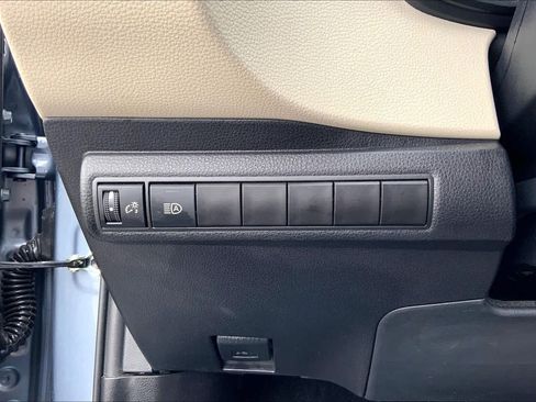 Used 2025 Toyota Corolla LE FWD image 33