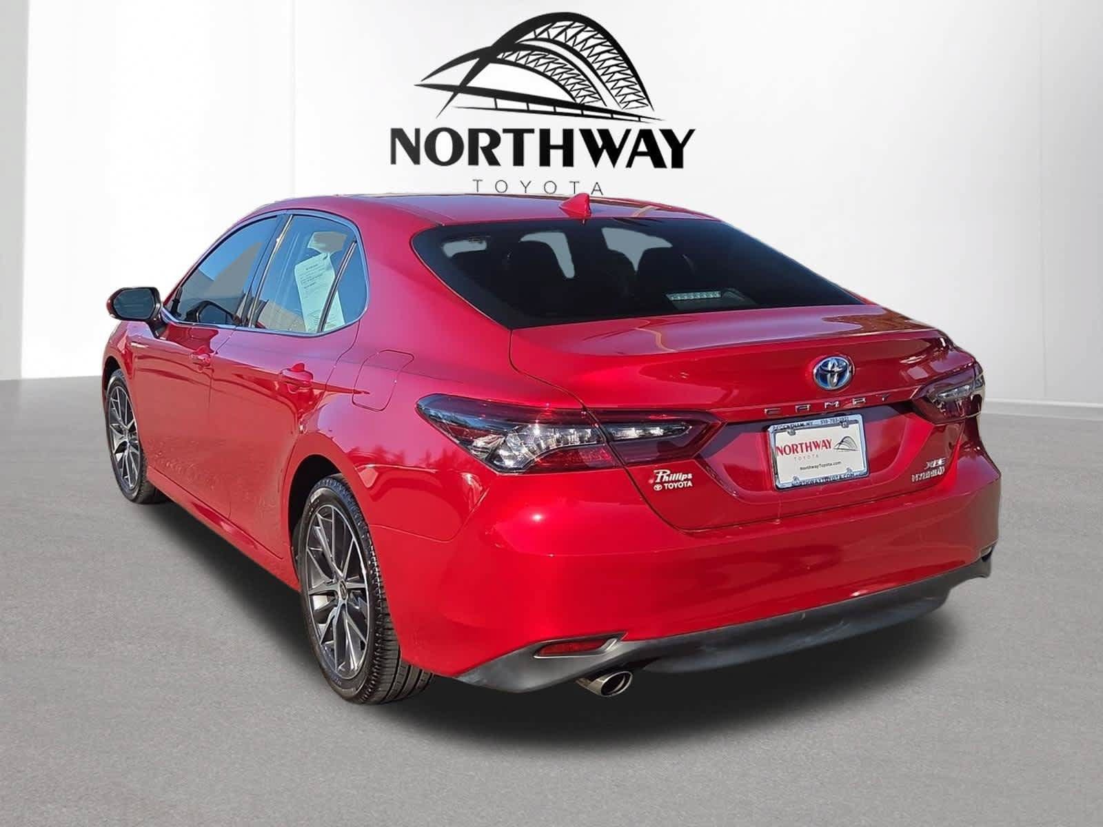 Used 2023 Toyota Camry XLE FWD image 6