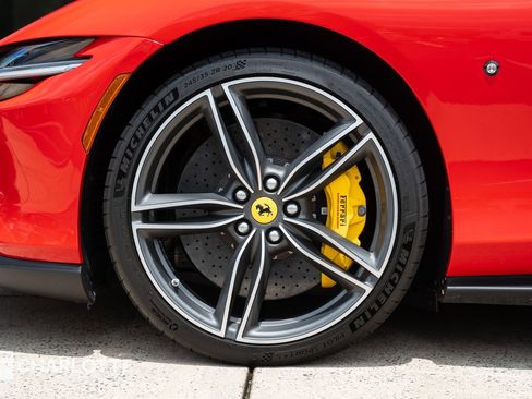 Used 2024 Ferrari Roma Spider RWD image 12