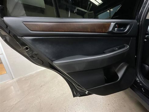 Used 2015 Subaru Outback 3.6R Limited image 19