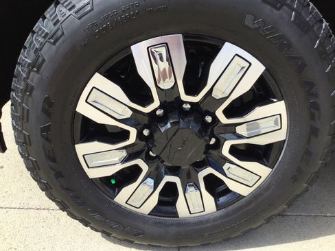 New 2024 GMC Sierra 2500 Denali w/ Denali Reserve Package image 7