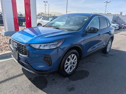 Used 2023 Ford Escape Active AWD/4WD image 2