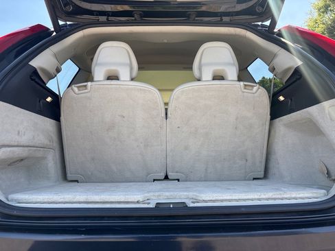 Used 2016 Volvo XC90 T6 Momentum w/ Vision Package AWD/4WD image 10