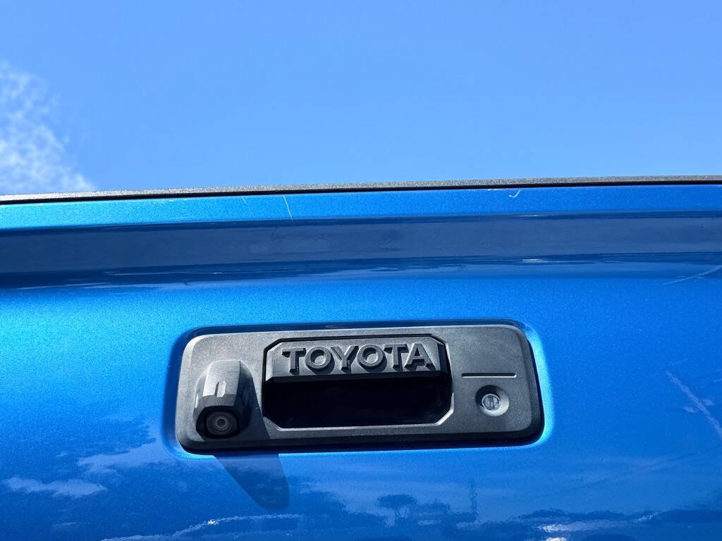 Used 2016 Toyota Tacoma Limited w/ Towing Package RWD image 8
