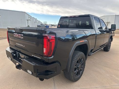 Used 2022 GMC Sierra 3500 Denali w/ Denali Black Diamond Edition image 4