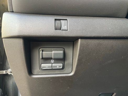 Used 2023 Chevrolet Colorado Z71 w/ Z71 Convenience Package 2 image 13