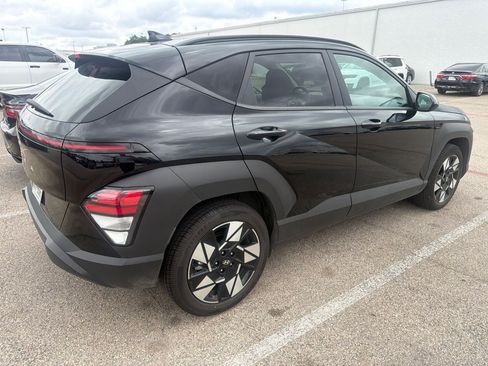 Used 2025 Hyundai Kona SEL FWD image 4