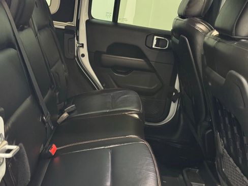 Used 2021 Jeep Wrangler Unlimited Rubicon w/ Trailer Tow Package image 31