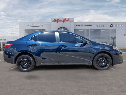 Used 2018 Toyota Corolla LE FWD image 6