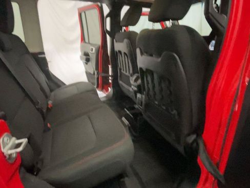 Used 2019 Jeep Wrangler Unlimited Rubicon w/ Dual Top Group AWD/4WD image 24