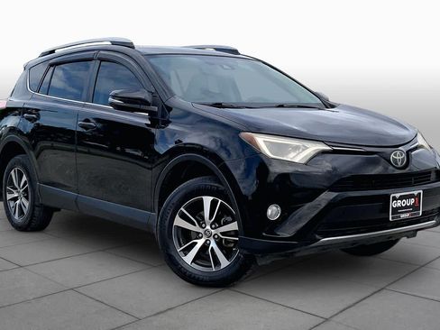 Used 2017 Toyota RAV4 XLE FWD image 3