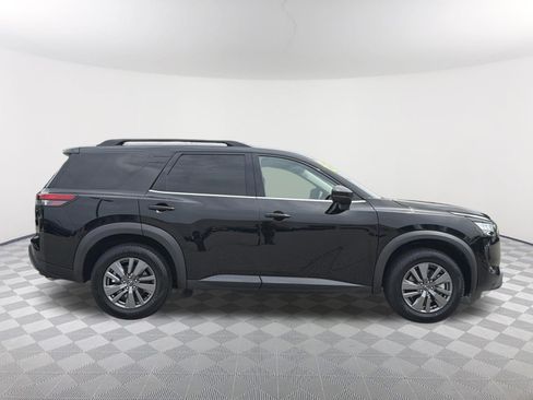 Used 2025 Nissan Pathfinder SV FWD image 17