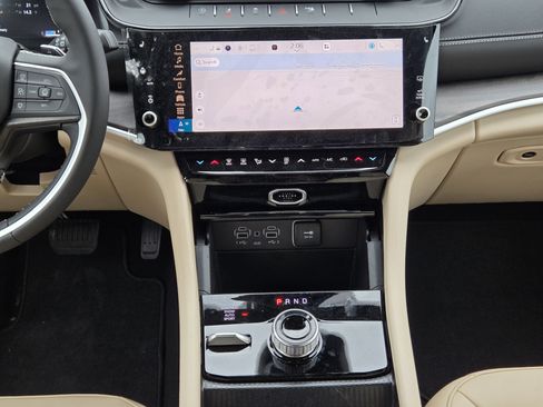 New 2026 Jeep Grand Cherokee L Limited image 23