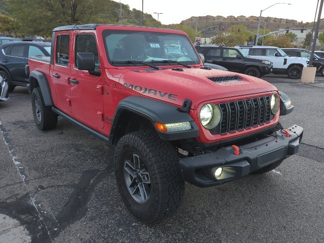 Used 2024 Jeep Gladiator Mojave w/ Technology Group AWD/4WD image 2