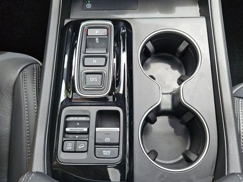 Certified 2025 Honda Pilot Touring image 21