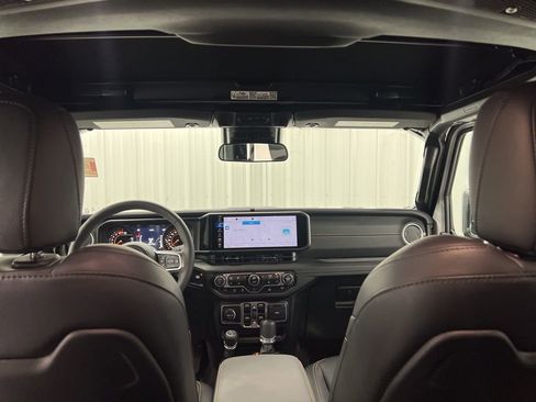 Used 2024 Jeep Wrangler Sahara image 14