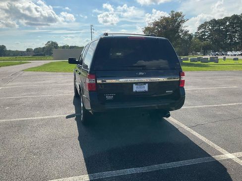 Used 2017 Ford Expedition Limited w/ Equipment Group 301A AWD/4WD image 10