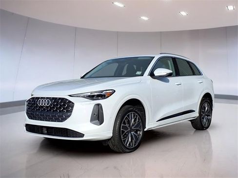 Used 2025 Audi Q5 Premium Plus w/ Premium Plus image 3