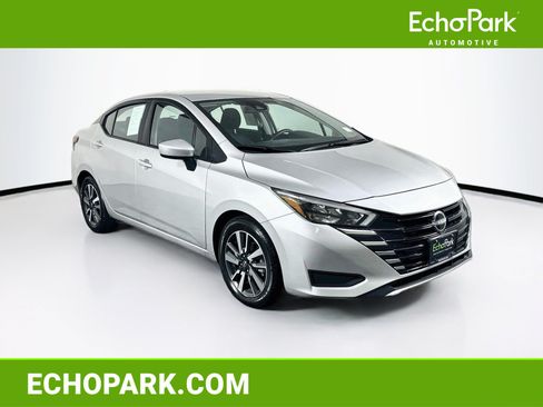 Used 2025 Nissan Versa SV FWD image 1