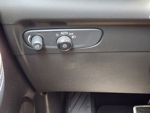 Used 2023 Buick Envision Essence w/ Sport Touring Package FWD image 18