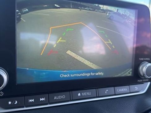 Used 2024 Nissan Sentra SV image 23