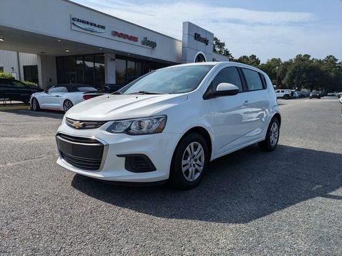 Used 2019 Chevrolet Sonic LT FWD image 9