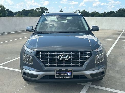 Used 2025 Hyundai Venue SEL FWD image 8